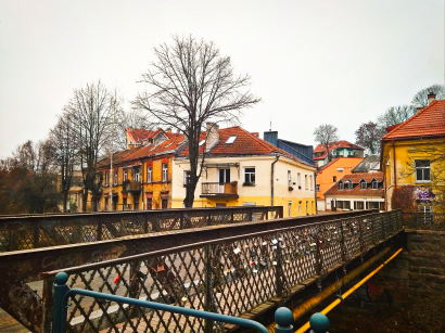 Bridge to autumn