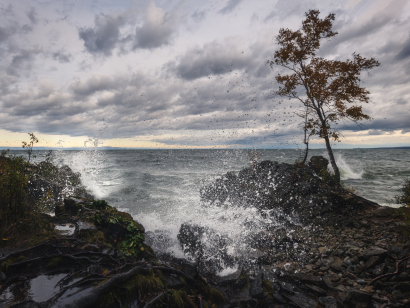 October on the Baikal shore/ О...