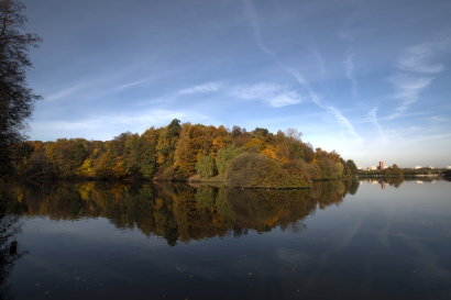 Autumn in the mirror of water